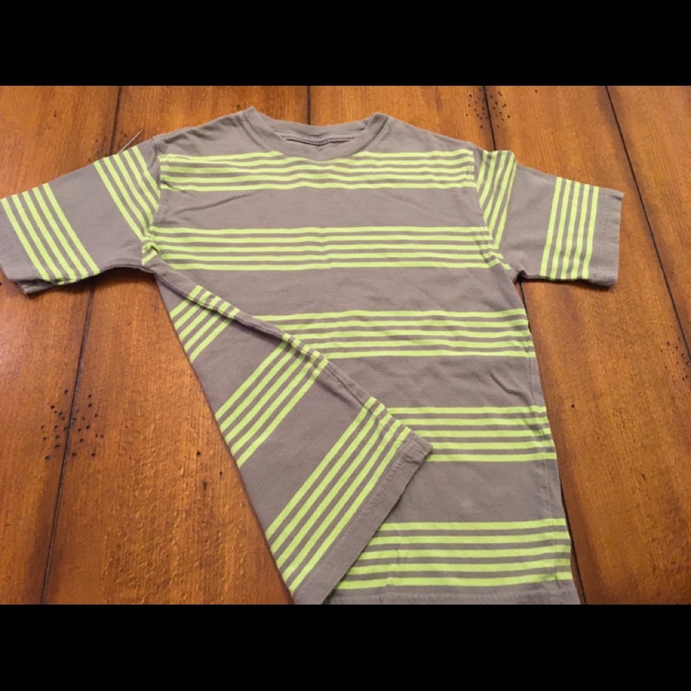 Faded Glory Boy’s Tee Shirt in Size (6-7)